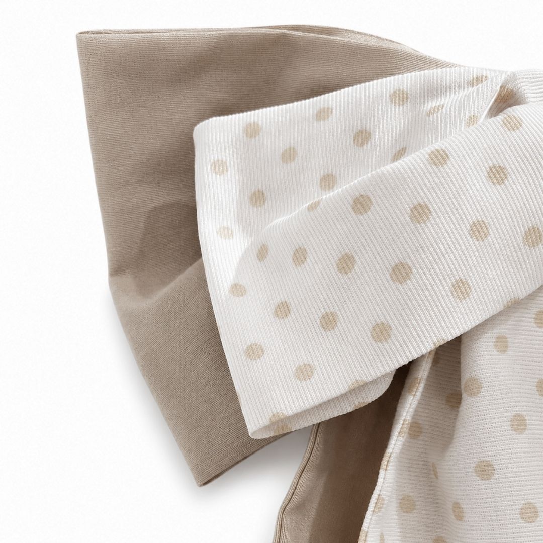 Dettaglio fiocco nascita Luna a Pois con tessuto beige e fantasia bianca a pois