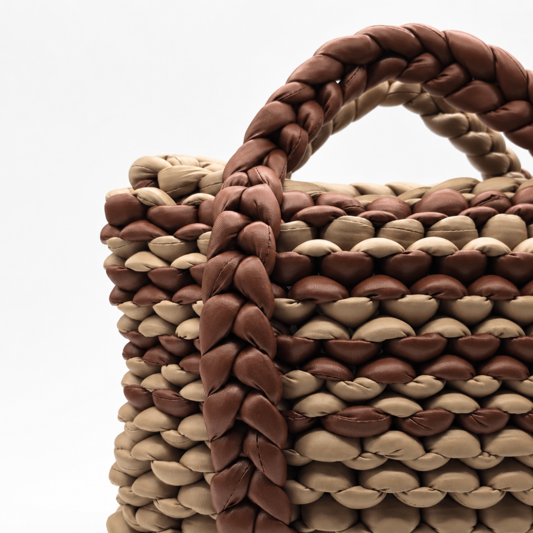 Borsa intrecciata colori della terra dettaglio