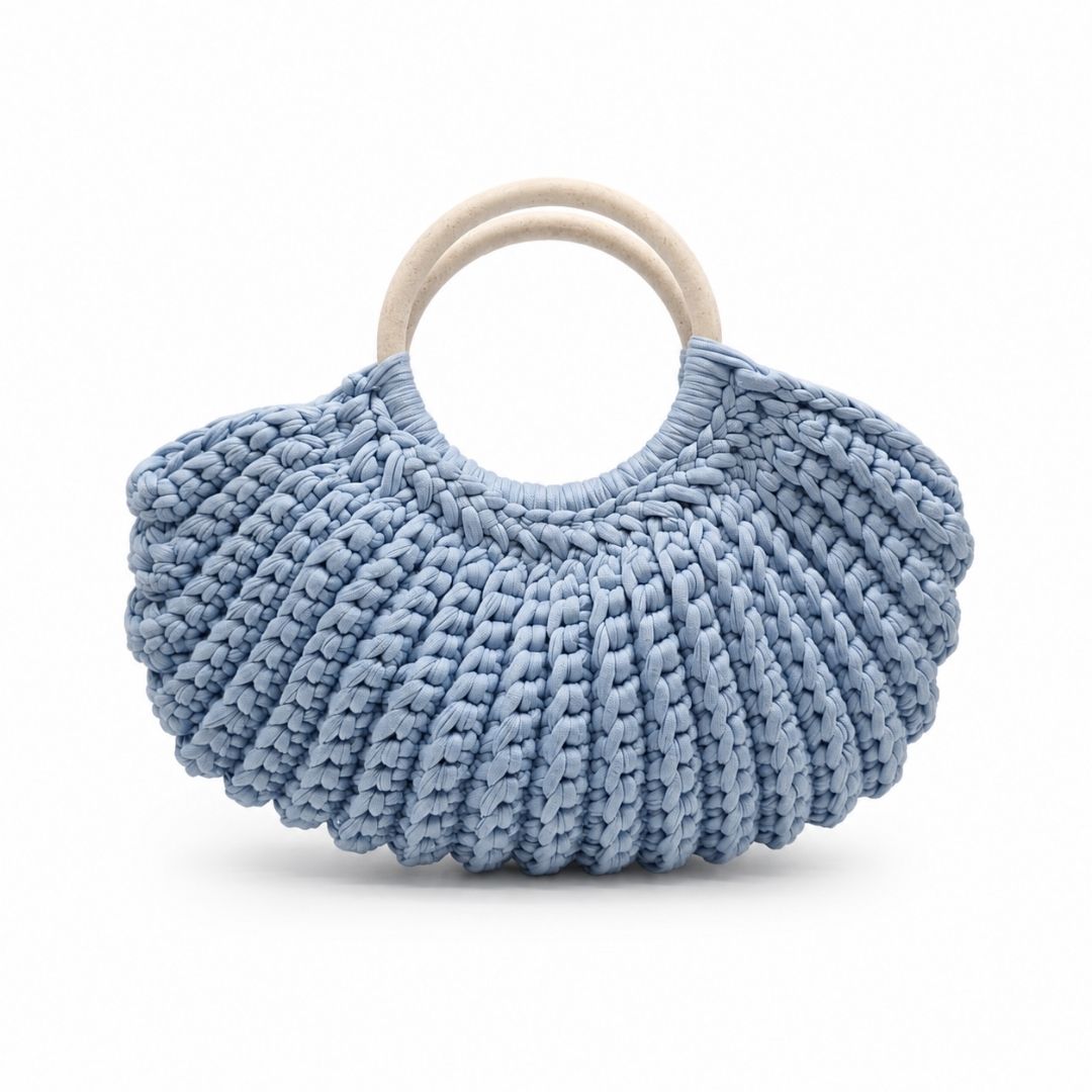 Borsa artigianale Favignana Azzurra con forma a ventaglio e manici rigidi chiari