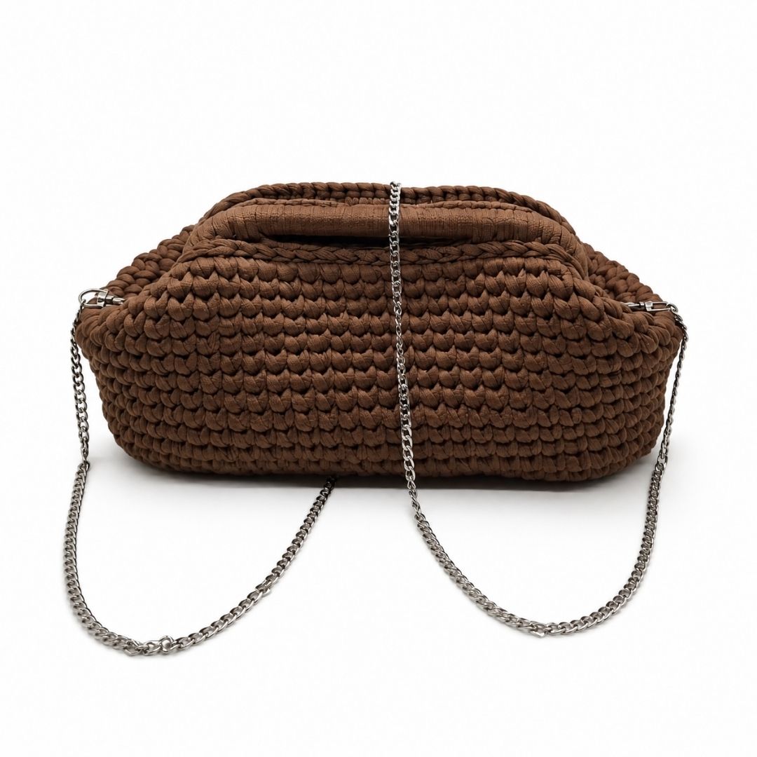 Borsa artigianale Giarraffa Bruna marrone con manico integrato e tracolla a catena argentata