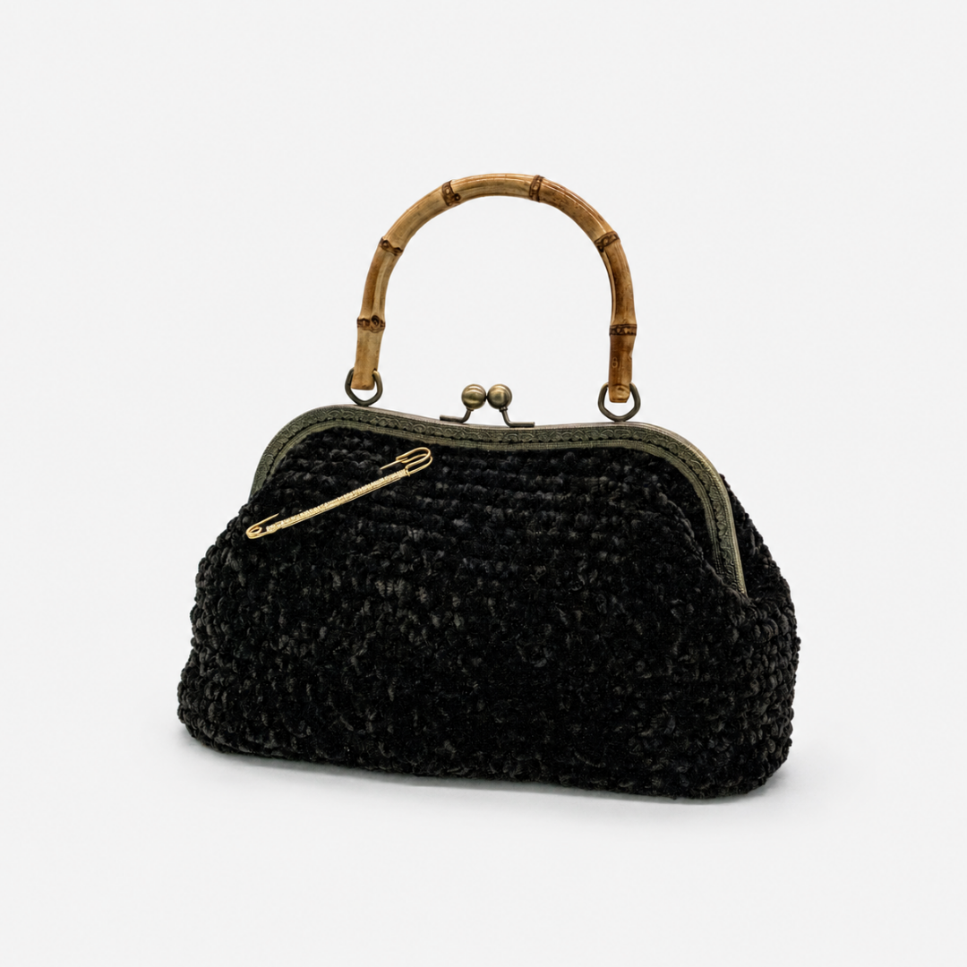 Borsa artigianale Onice in ciniglia nera con chiusura clic-clac e manico in bambù