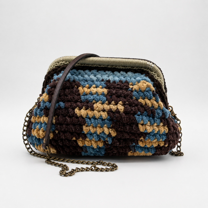 Borsa Ambra in ciniglia marrone blu e ocra con catena metallica